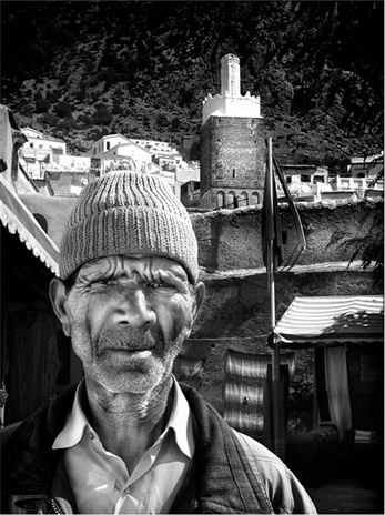 Man by an old mosque © Nour Eddine El Ghoumari