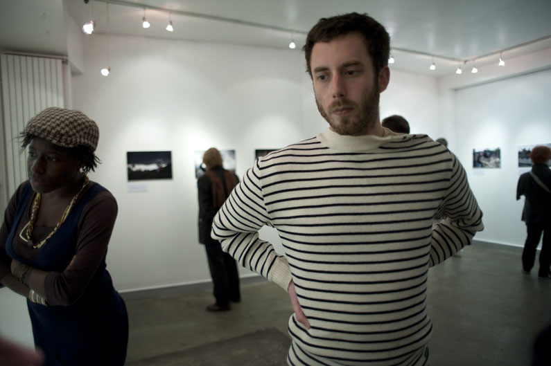 Philip Poupin lors de son exposition à la galerie Confluences