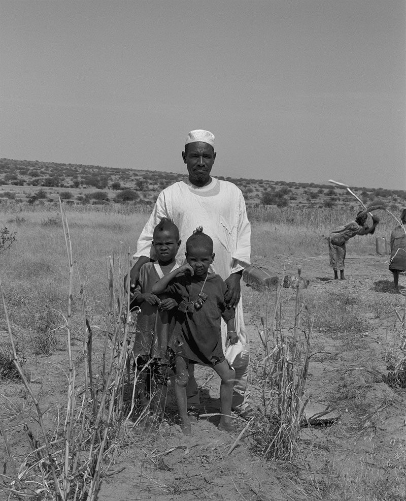 Abdulla Ibeid et deux de ses fils / Tribu Rezeigat / Clan Chigerat Darfour Ouest / Novembre 2004 © Claude Iverné / Elnour