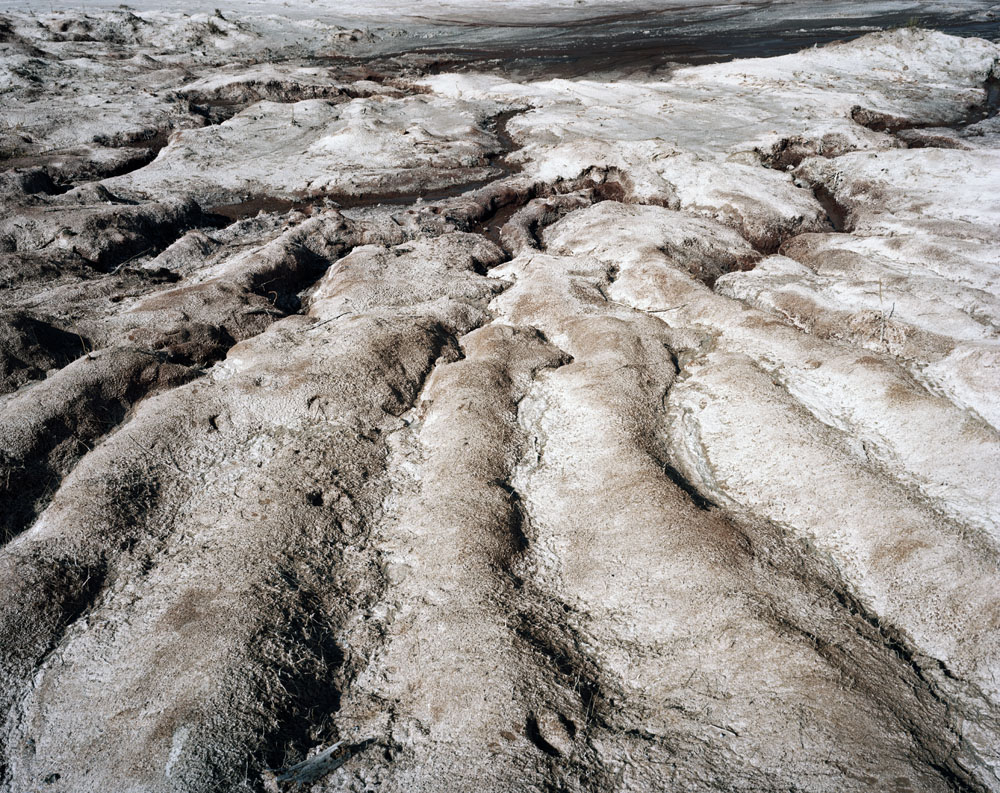 Eroded soil and sulphate deposits, Emalahleni (Witbank), Mpumalanga, 2011. © Ilan Godfrey